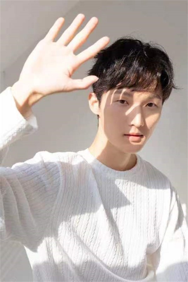 吴东濠个人首支原创国语单曲《浪了一点漫》今日正式上线