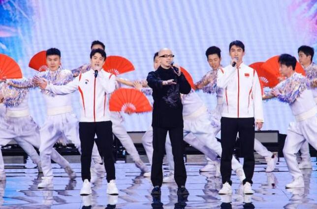 纪念北京冬奥会成功举办一周年 平安与冬奥冠军合唱《雪龙吟》