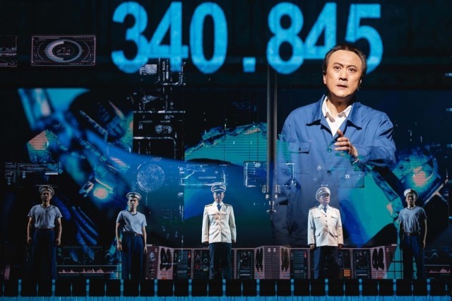 大型原创话剧《深海》上岸首届“大戏看北京”展演季