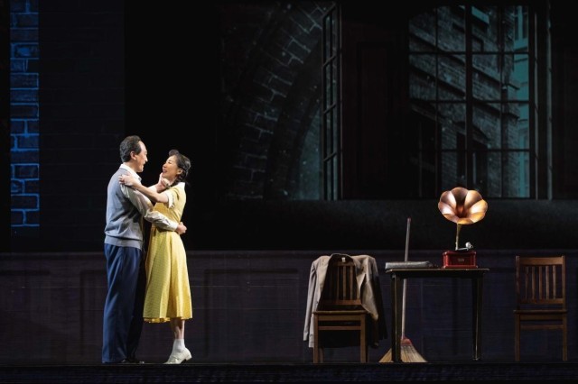 大型原创话剧《深海》上岸首届“大戏看北京”展演季