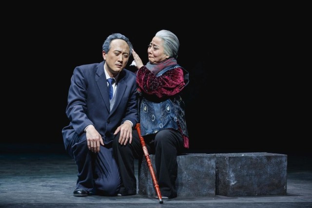 大型原创话剧《深海》上岸首届“大戏看北京”展演季