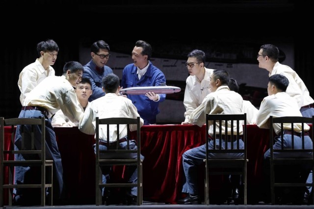 大型原创话剧《深海》上岸首届“大戏看北京”展演季