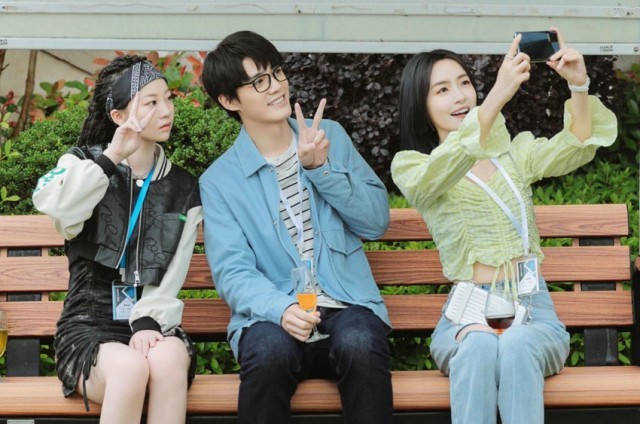 《青梅酸酸你微甜》开播 袁梓铭青涩学弟形象上线