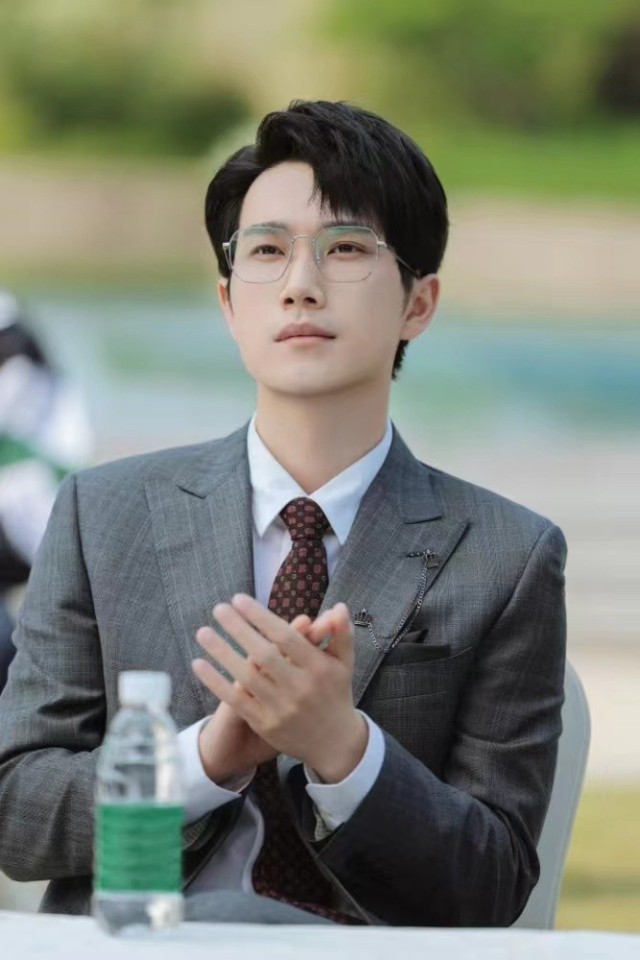 《归路》《青梅》同期热播 宋一雄多面演技塑造差异角色