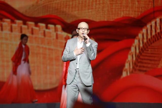 平安献唱《今夜无人入睡》《我爱你中国》