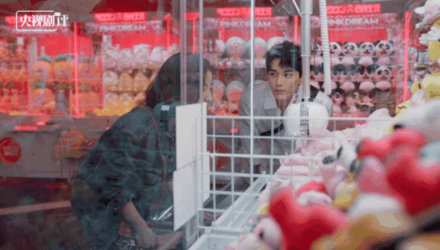 央视剧评｜以质量引领潮流 以情怀开发向前