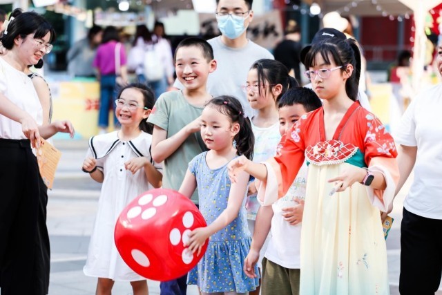 “守艺人”集结，“遗”起酣醉式逛市集、迎亚运