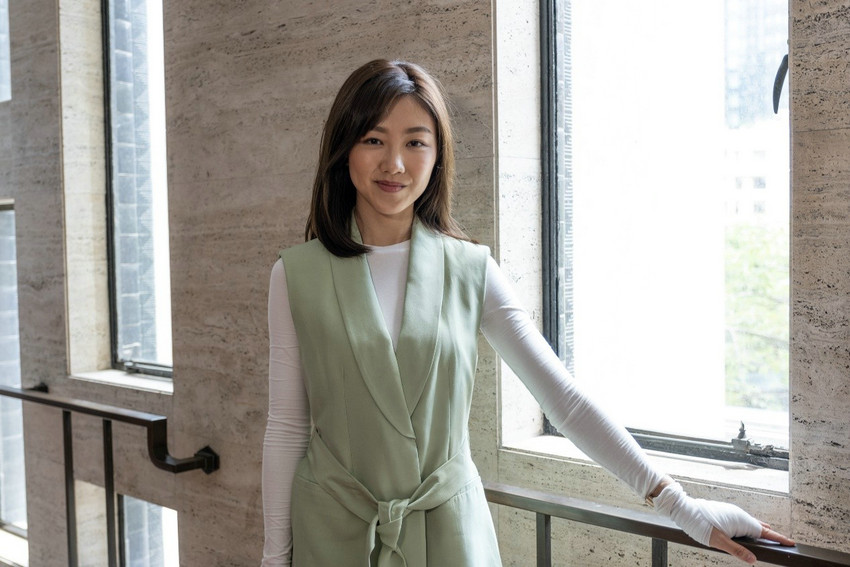 颜卓灵新戏《我也是》开机 饰演心理学家