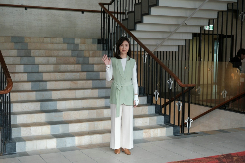 颜卓灵新戏《我也是》开机 饰演心理学家