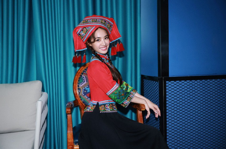 蔡依林分享南宁美食vlog 穿壮族服饰体验风土人情