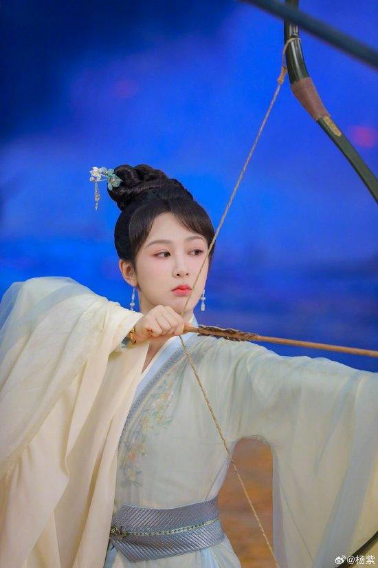 杨紫在《长相思》中扮演小夭