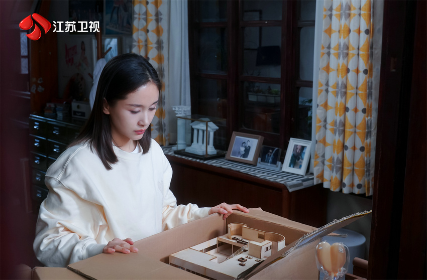 王子文:邓婕教师是本色出演,白敬亭是腼腆男孩