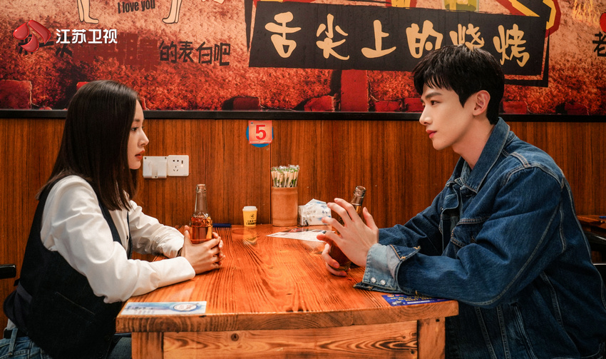 王子文:邓婕教师是本色出演,白敬亭是腼腆男孩