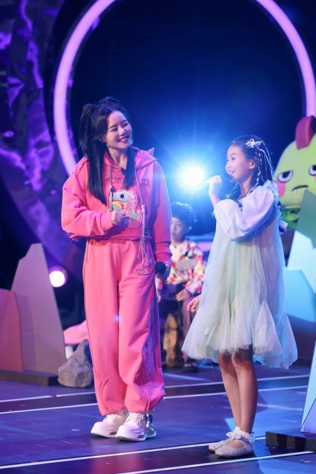 《找到你的声音》从令人惊叹最先追更 龚琳娜携手10后进入跨年时间！