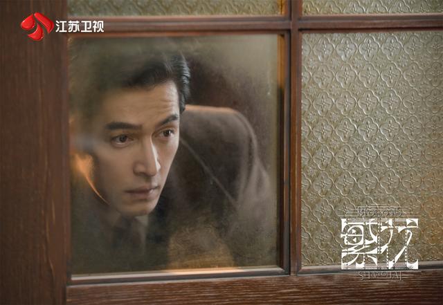 胡歌忆《繁花》：初次见王家卫很紧张，差点一人饰三角