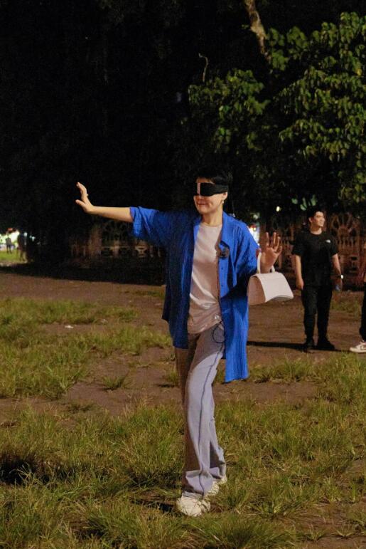 凯丽惊喜回来《花少好友记》 再作暖心打油诗重温十年花少情