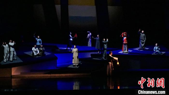 桂林上演话剧《马叙伦》 一盏灯照耀一代知识分子