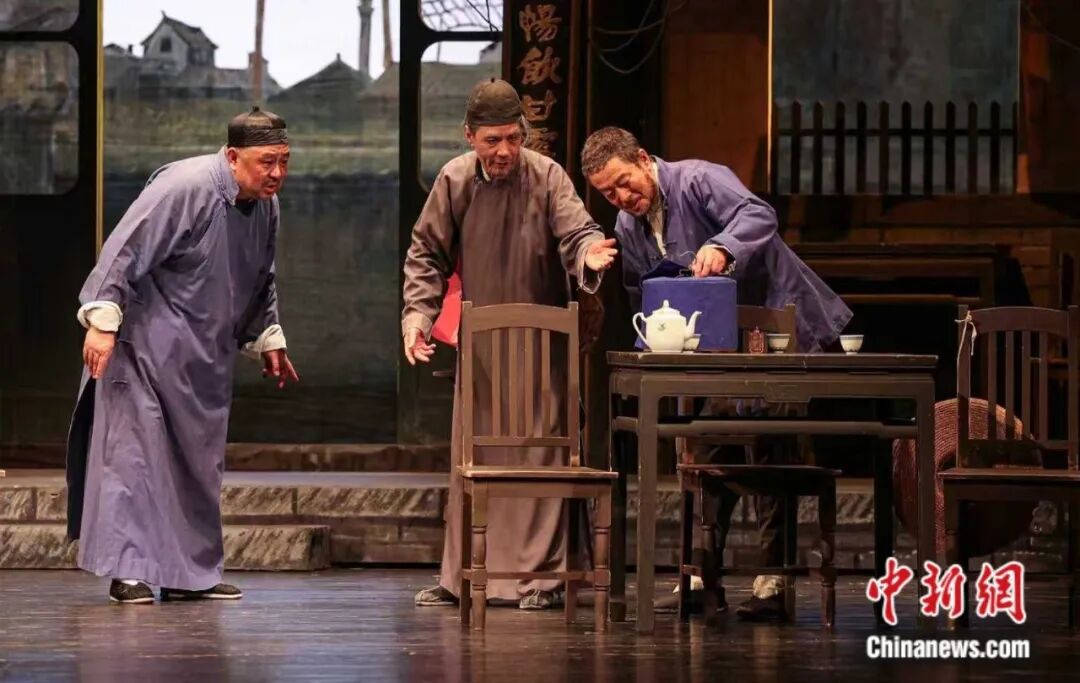 冯远征谈演员拍短剧：不排斥但要先尝尝“汗珠子掉地摔八瓣”的苦(图3)