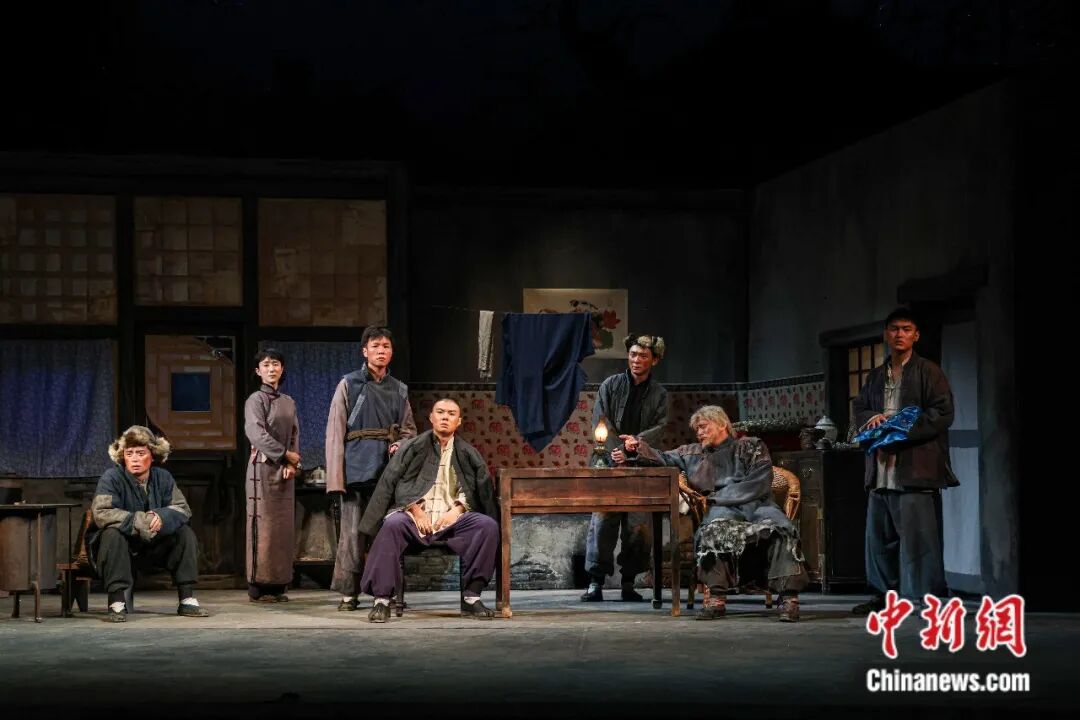 冯远征谈演员拍短剧：不排斥但要先尝尝“汗珠子掉地摔八瓣”的苦(图4)