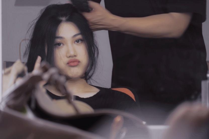 《中国好声音》学员凡清鼓励大码女孩活出自我