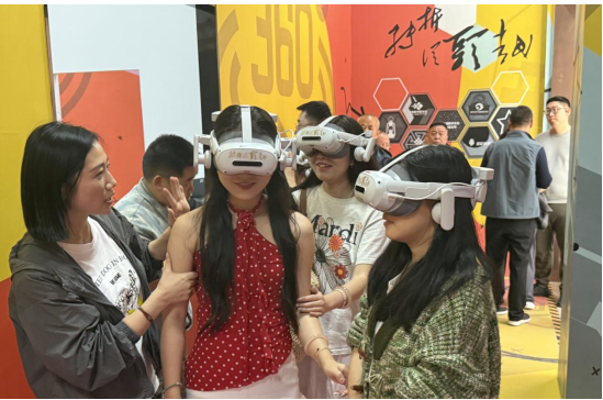 新葡萄娱乐转折·从头越VR红色文化体验展五一即将上线(图3)