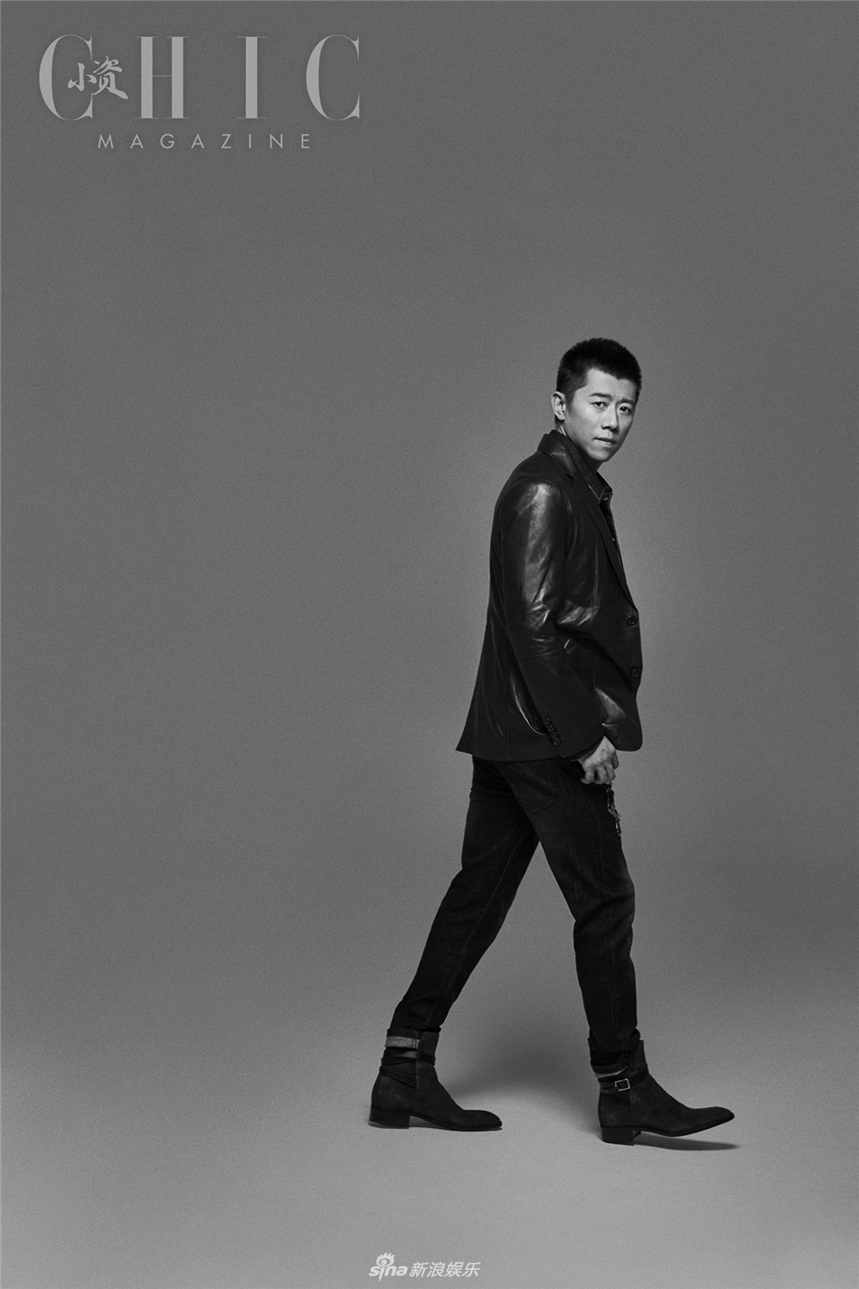 夏雨登杂志封面 大露腹肌吸睛