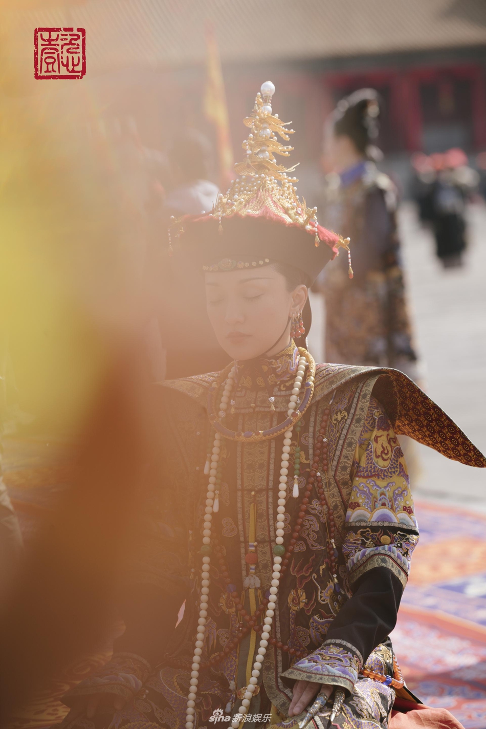 《如懿傳》周迅封后照美如畫 戴后冠著朝服氣場強大