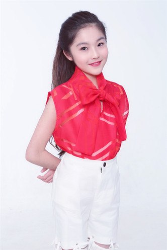 李尉尔戏里戏外小千金两种人生收获夸赞