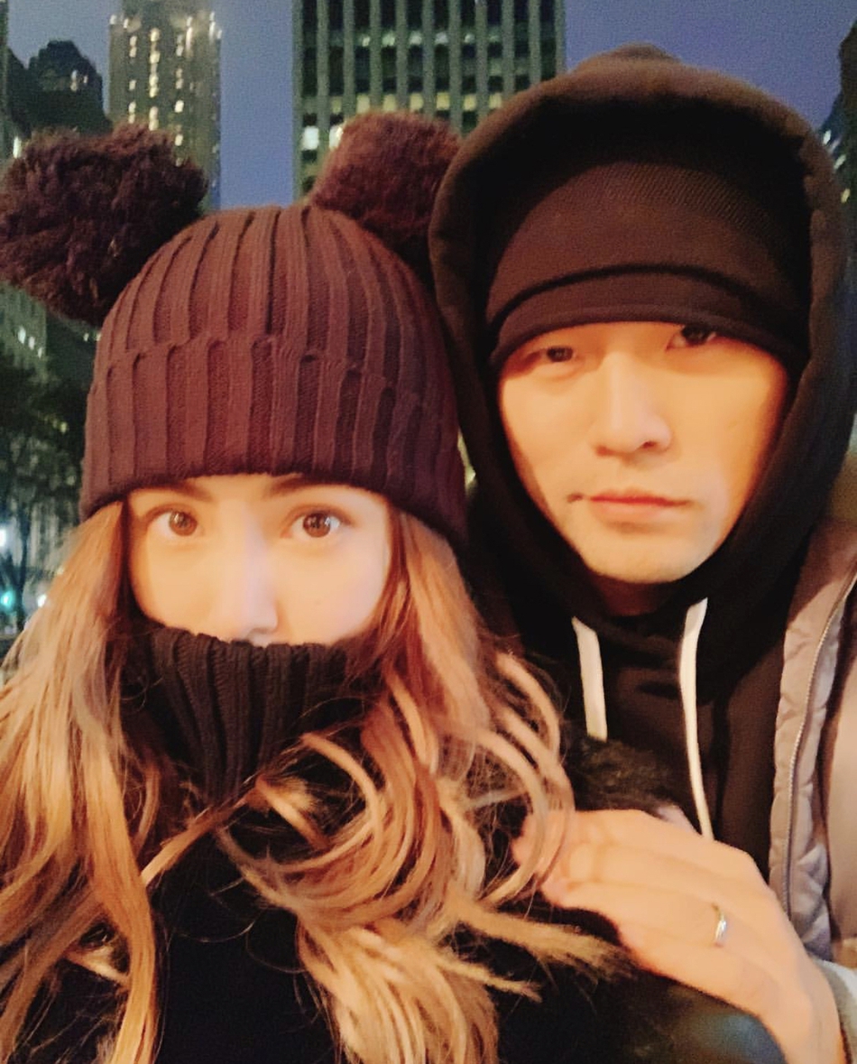 情人节虐狗!昆凌晒合照 周杰伦刮胡子后年轻十岁