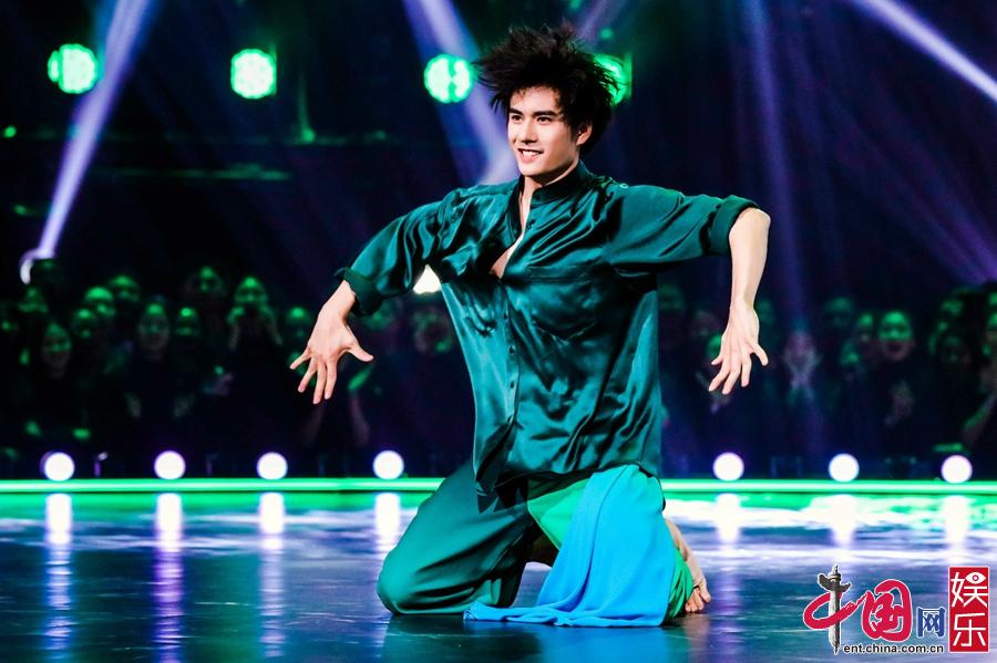《舞蹈风暴》面对面斗舞 朱凤伟遇强敌胡沈员_娱乐频道_中国青年网