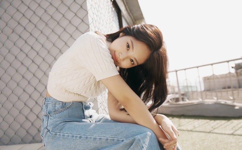 blackpink春日画报曝光 暖阳下凹造型元气满满气质足