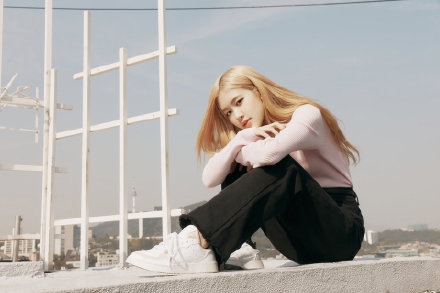 blackpink春日画报曝光 暖阳下凹造型元气满满气质足