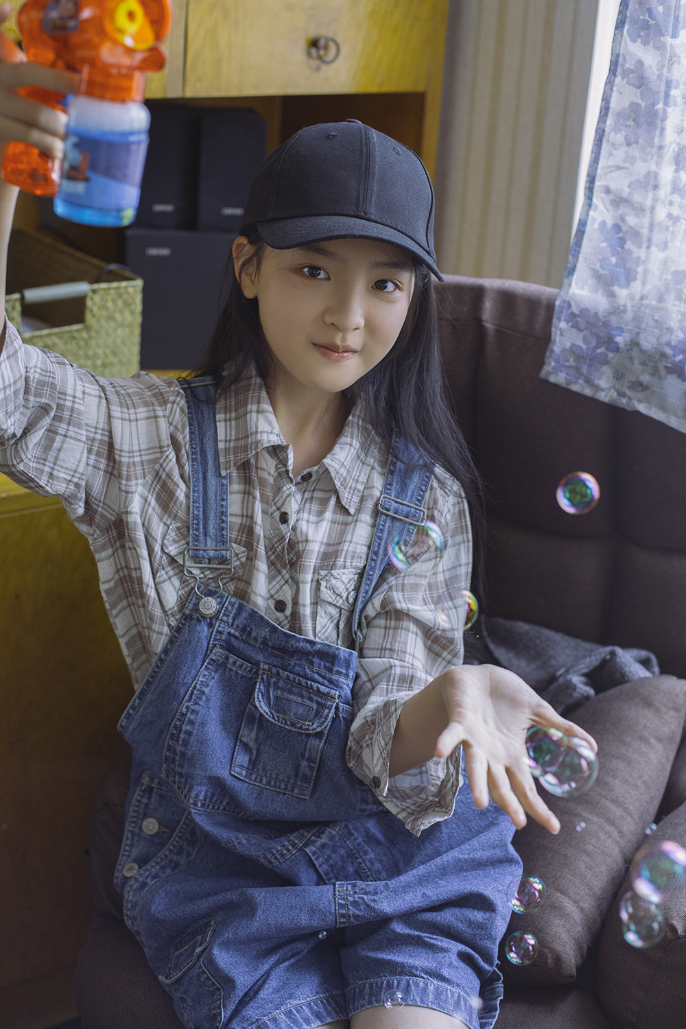 刘亦然淡妆出镜尽显本真之美待播作品引期待