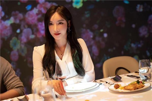 桓淼淼参演网剧加油吧程序员热拍中