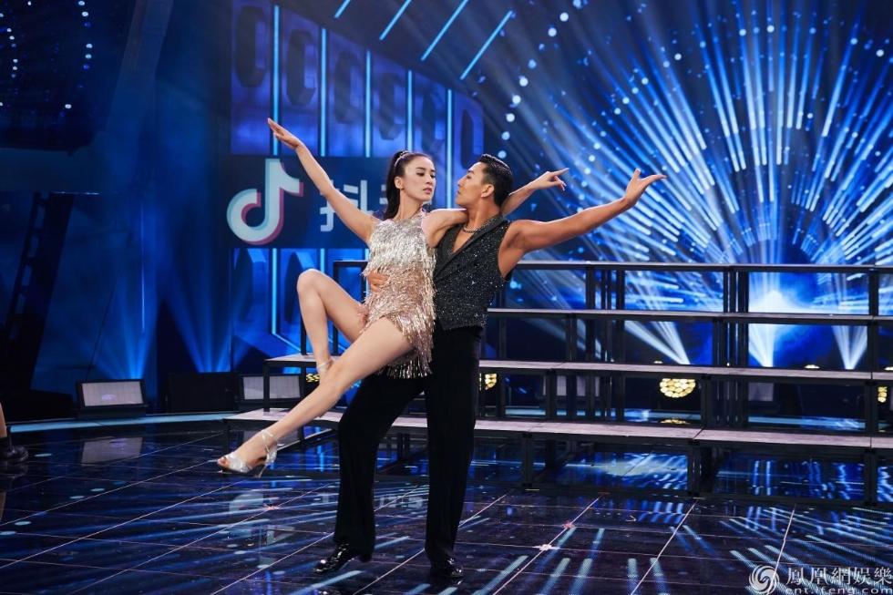 黄圣依《蒙面舞王》收官 气场全开燃炸舞台 黄圣依《蒙面舞王》收官 气场全开燃炸舞台