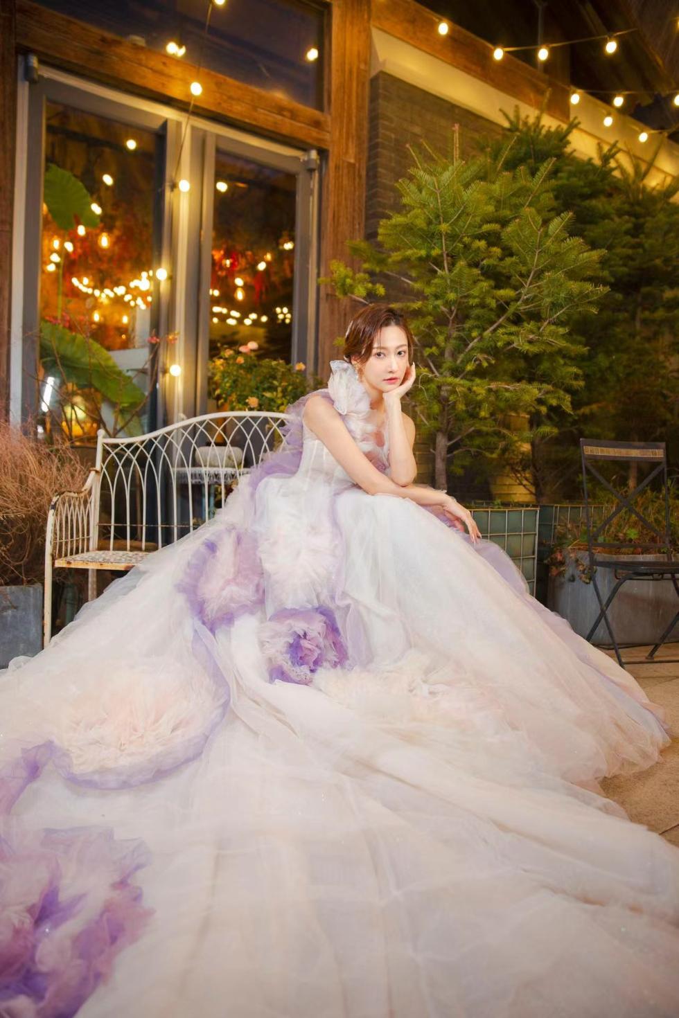 气场强大余玥写真清冷艳丽优雅大气