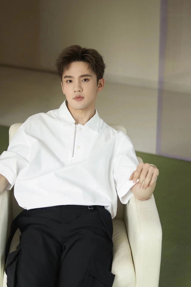 卫然再度跨界主持无人机摄影大赛 新剧7月上线