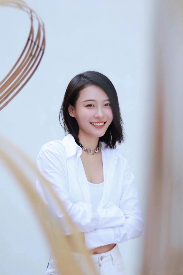 《闻香榭》正式收官 刘贾玺发纯白写真告别“兰泽”