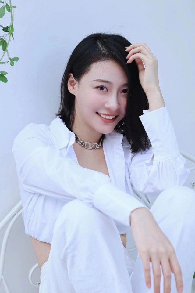 《闻香榭》正式收官 刘贾玺发纯白写真告别“兰泽”