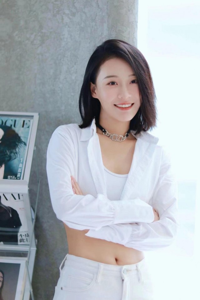 《闻香榭》正式收官 刘贾玺发纯白写真告别“兰泽”