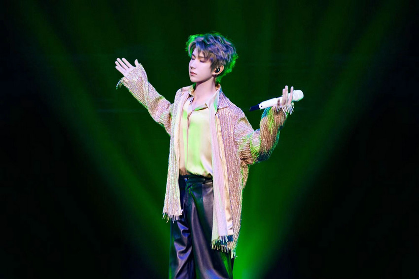 王源巡演终点站抵达家乡重庆 温暖开唱点亮山城夏天_娱乐频道_中国