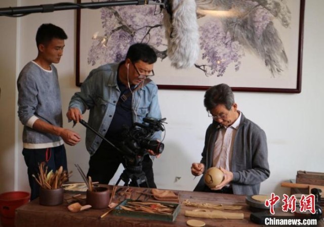 纪录片《百年紫砂》重现岁月流转中的匠人匠心传承