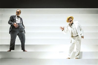 《屏风》里没有屏风：一次精准的化繁为简