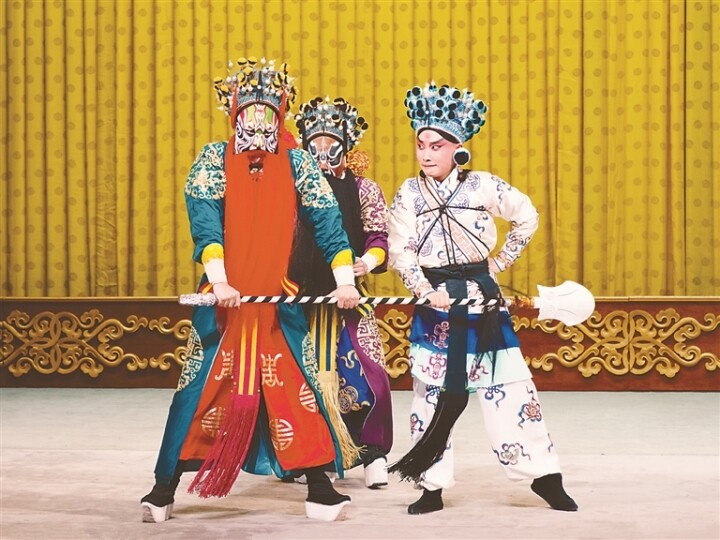 北京京剧院演出的京剧《恶虎村》剧照 孙觉非 摄 北京京剧院演出的京剧《恶虎村》剧照 孙觉非 摄