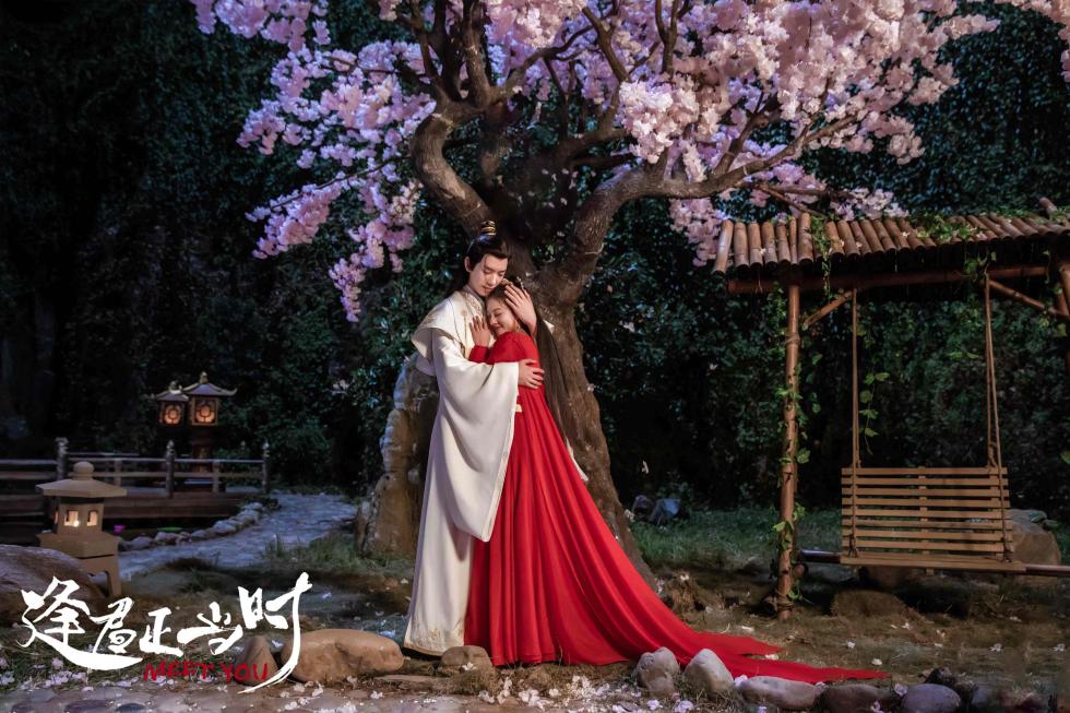 《逢君正当时》今日上线 黄天崎朱丽岚开启婚后拆家生活