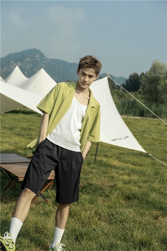 《闻香榭》热播 "文清"卫然露营写真浓浓夏日风_娱乐频道_中国青年网