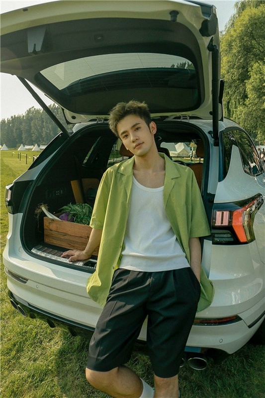 《闻香榭》热播 "文清"卫然露营写真浓浓夏日风_娱乐频道_中国青年网